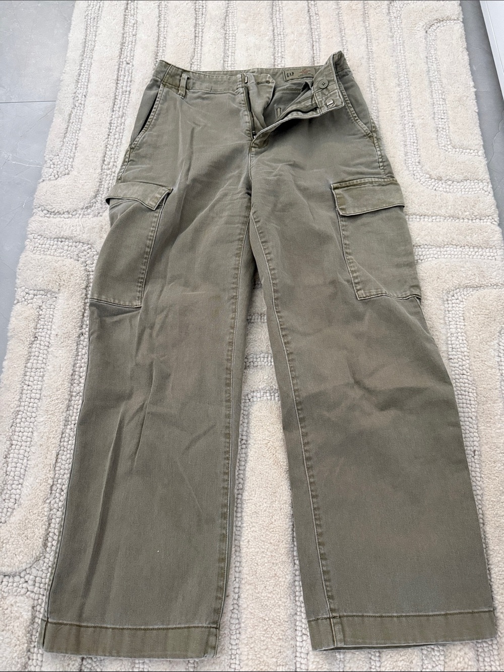 GAP Olive Wide-Leg Cargo Pants